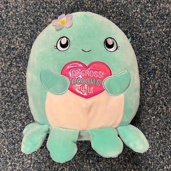 VALENTINES SQUID QUISHMALLOW - Picture 1 of 1